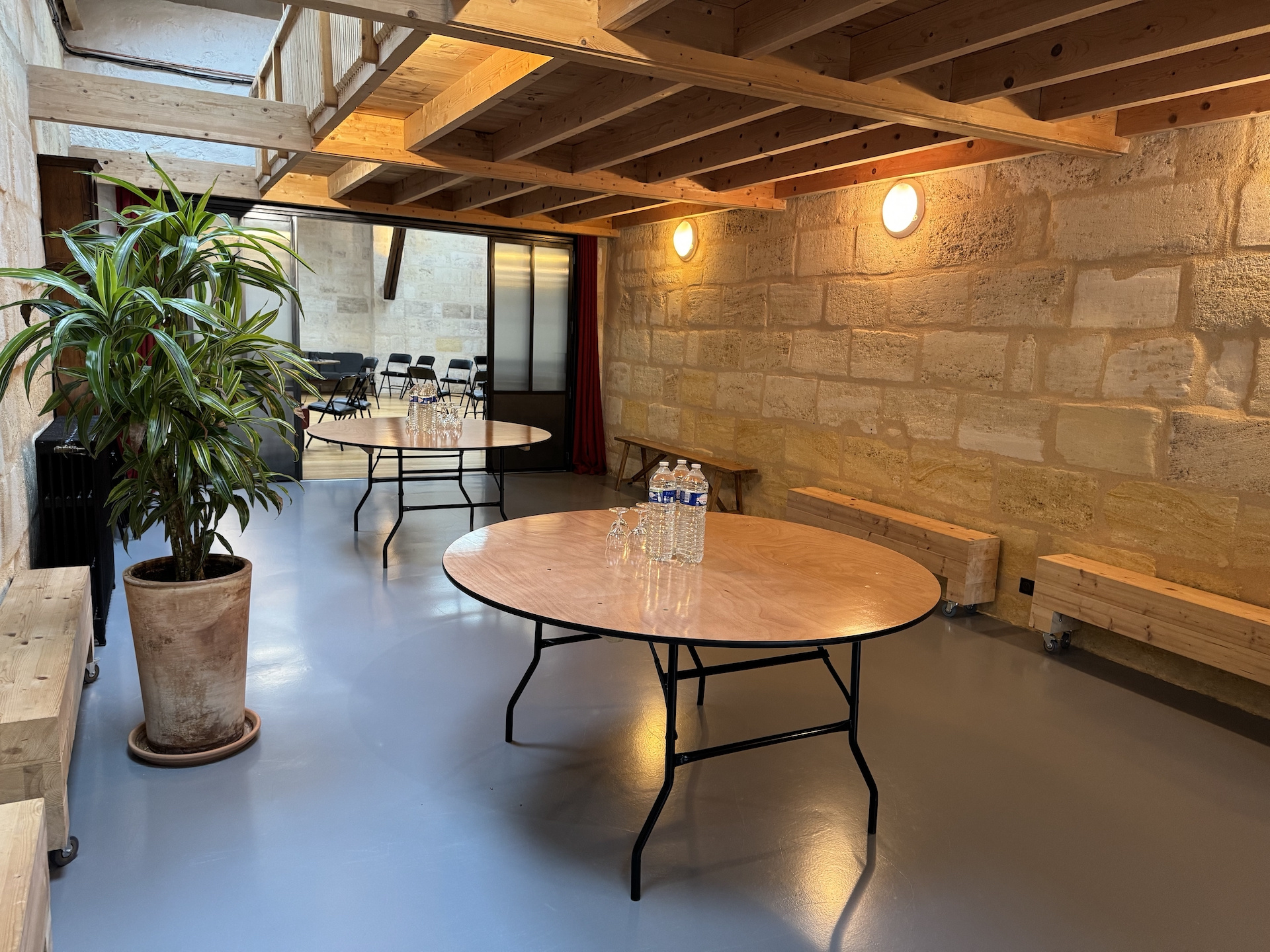 Talence – Barrière St Genès –  Magnifique Salle de 120 m2 à louer - photo 3