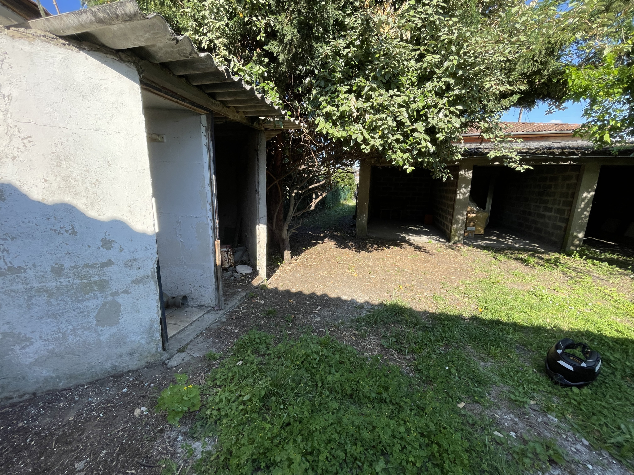 Bègles – Barrière de Bègles – Dépendance à rénover avec jardin d&rsquo;environ 80 m2 - photo 2