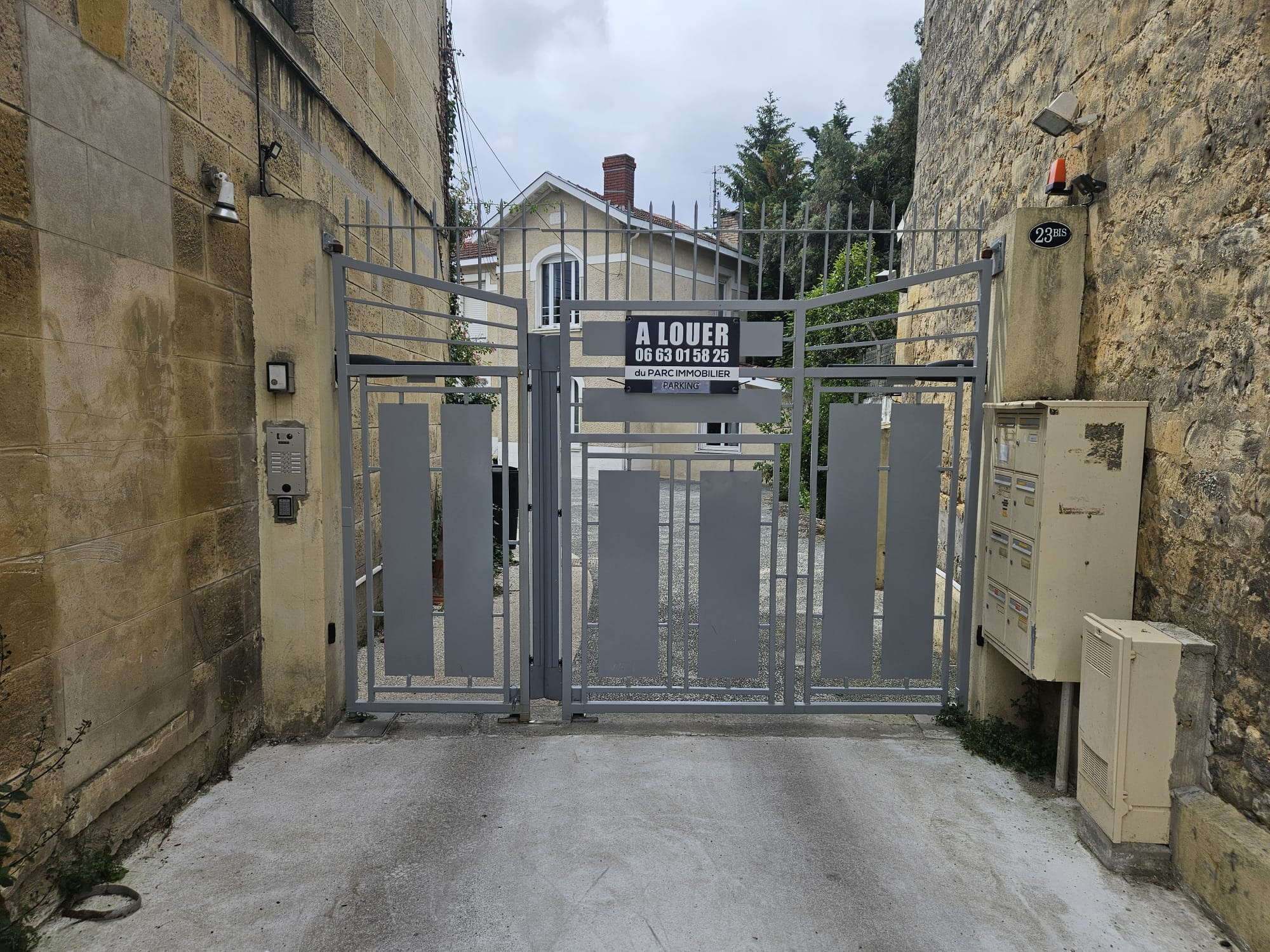 Bordeaux – Tondu – Place de parking à louer couverte - photo 2