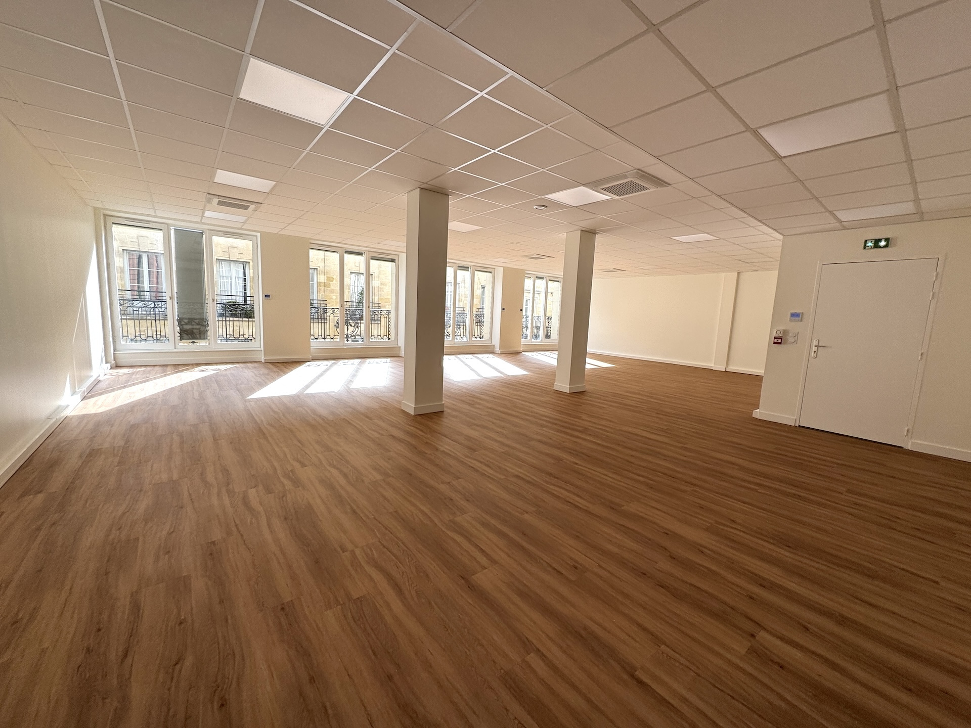 Bordeaux – Quinconces – Bureaux 227 m2 entièrement rénovés - photo 2