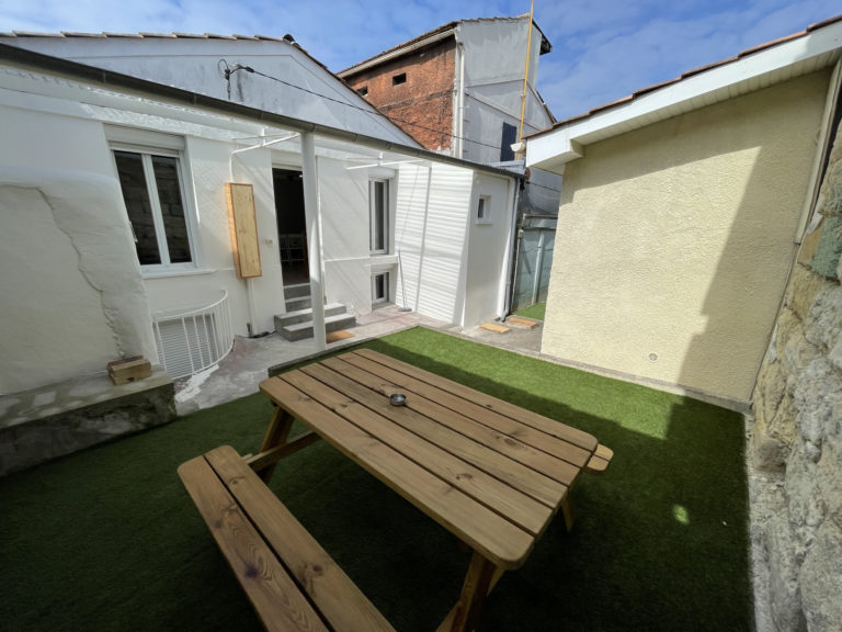 BORDEAUX (rue Bauducheu) – Idéal Investissement – Immeuble 2 Jolis T1 bis vendus loués