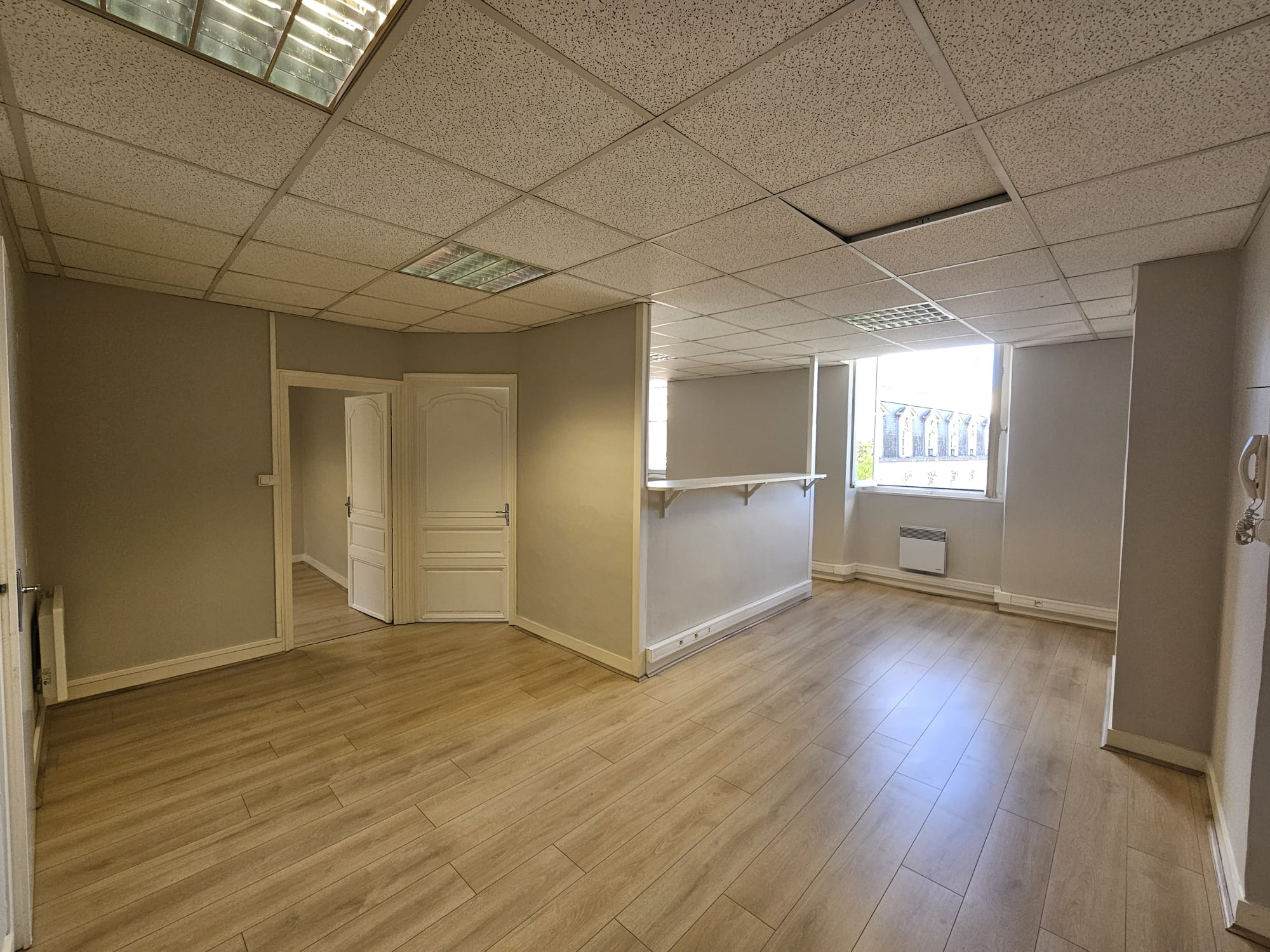 Bordeaux – Place Gambetta – Bureaux à louer de 48 m2 - photo 2