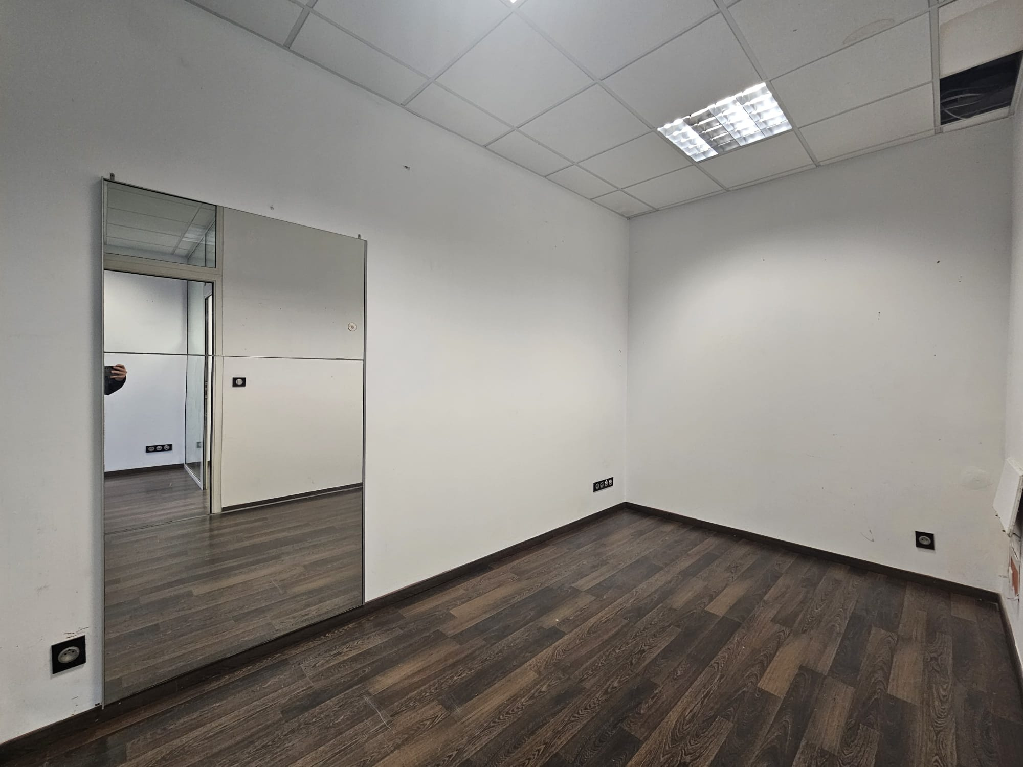 Angoulême – Rue Jules Ferry – Local commercial de 50 m2 - photo 3