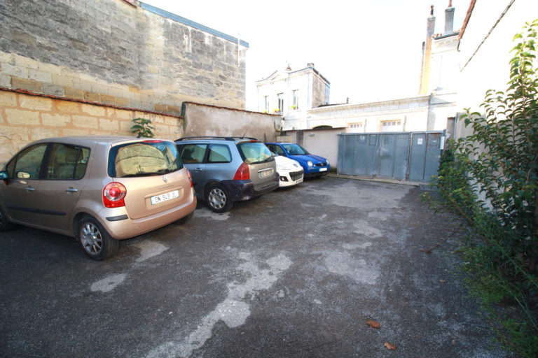 Bordeaux – St Jean / Nansouty – Place de parking vendue libre